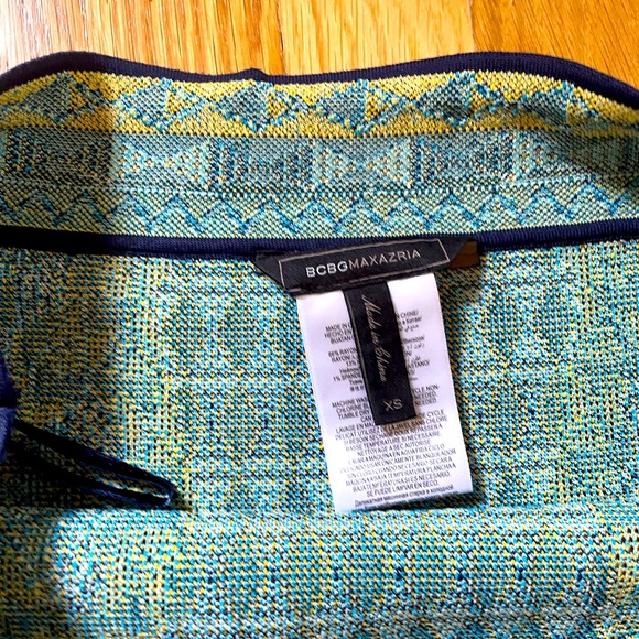 Beautiful BCBG crop top and skirt set. Knit fabric. NWOT - Picture 2 of 3